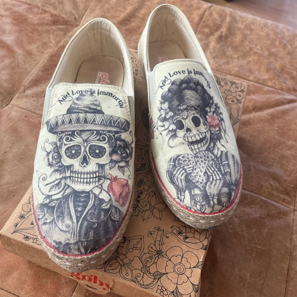 Goby Dia de los Muertos slip on shoes 41, 9.5